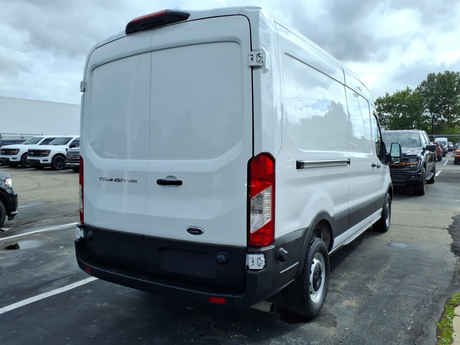 2024 Ford Transit 250